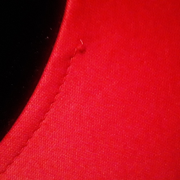 Red Cutie - Picture 3 of 6